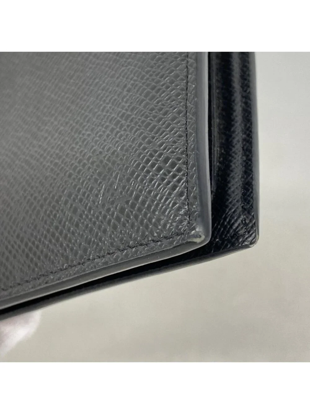 Louis Vuitton Wallet Taiga Portefeuille Marco NM Black